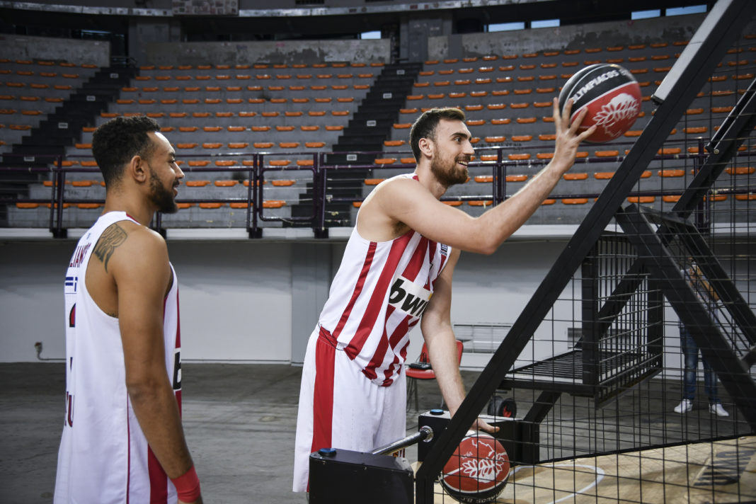 ΜΙΛΟΥΤΙΝΟΦ ΓΚΟΣ