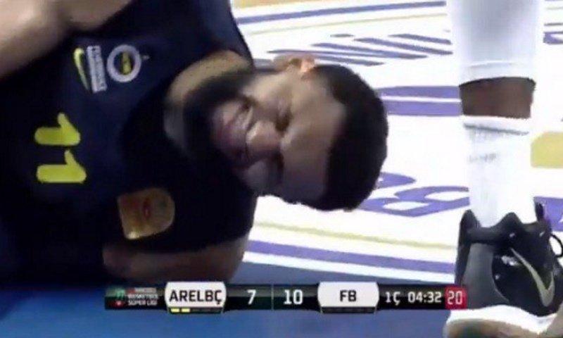 Τάιλερ Ένις