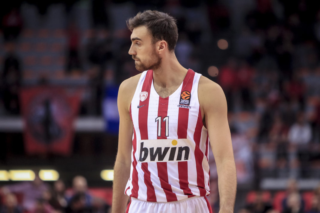 Μιλουτίνοφ κυρίαρχος του παιχνιδιού Ολυμπιακός