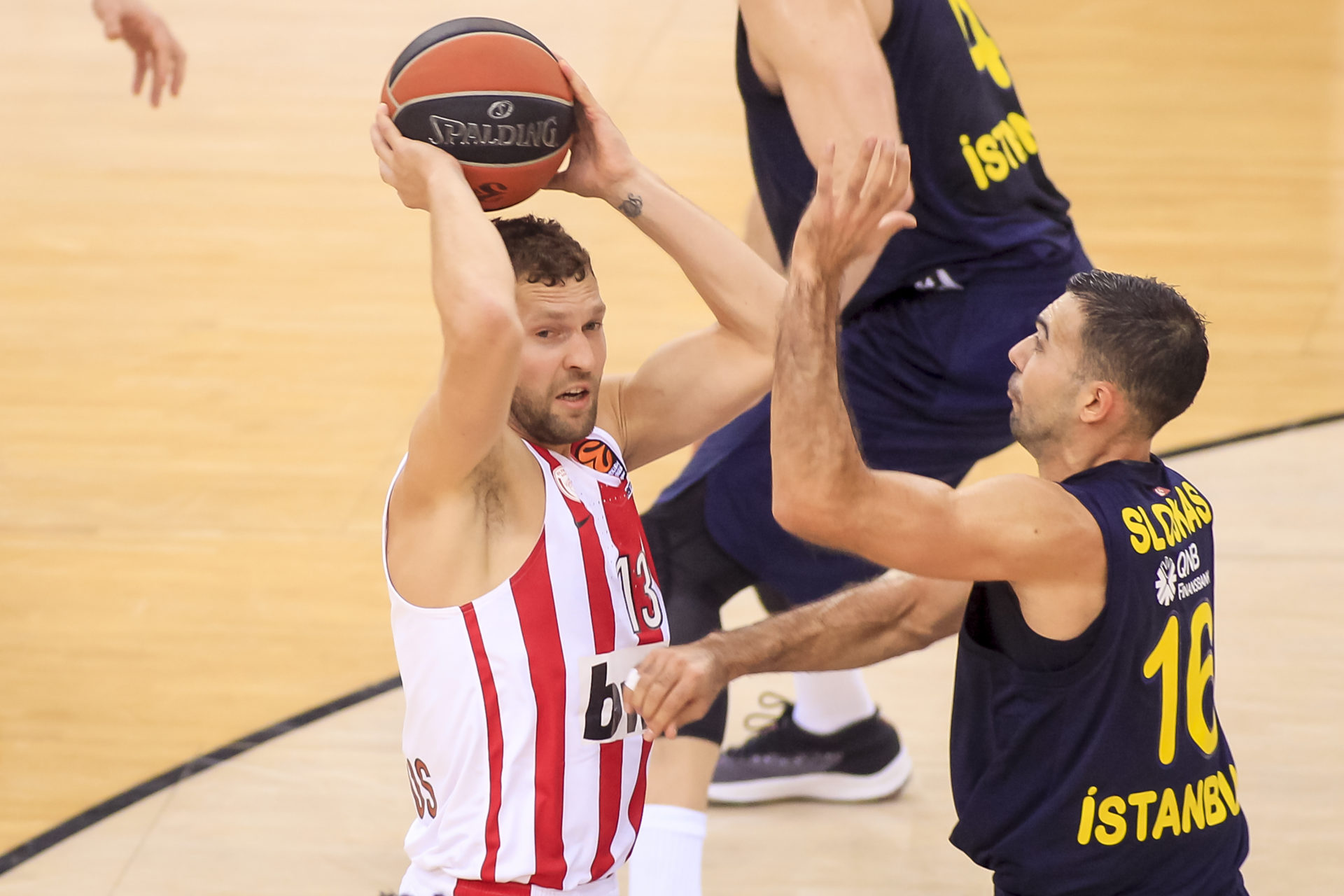 Στρέλνιεκς Ολυμπιακός Φενέρ