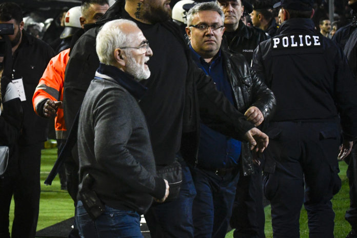 Ιβάν Σαββίδης μπούκα όπλο οπλοφόρος