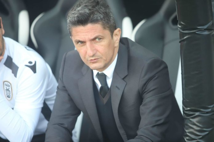 αποθεώνουν