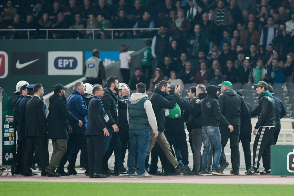 Επίθεση πάγκος του Ολυμπιακού