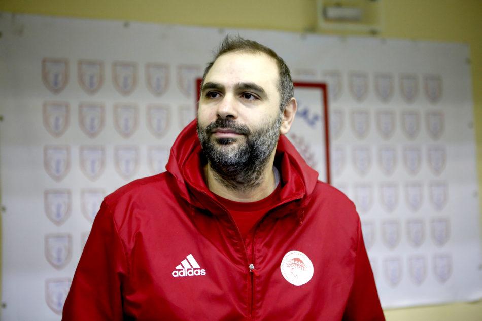 Νίκος Μαντούβαλος Ολυμπιακός Πειραιάς Νικητής Μώραλης