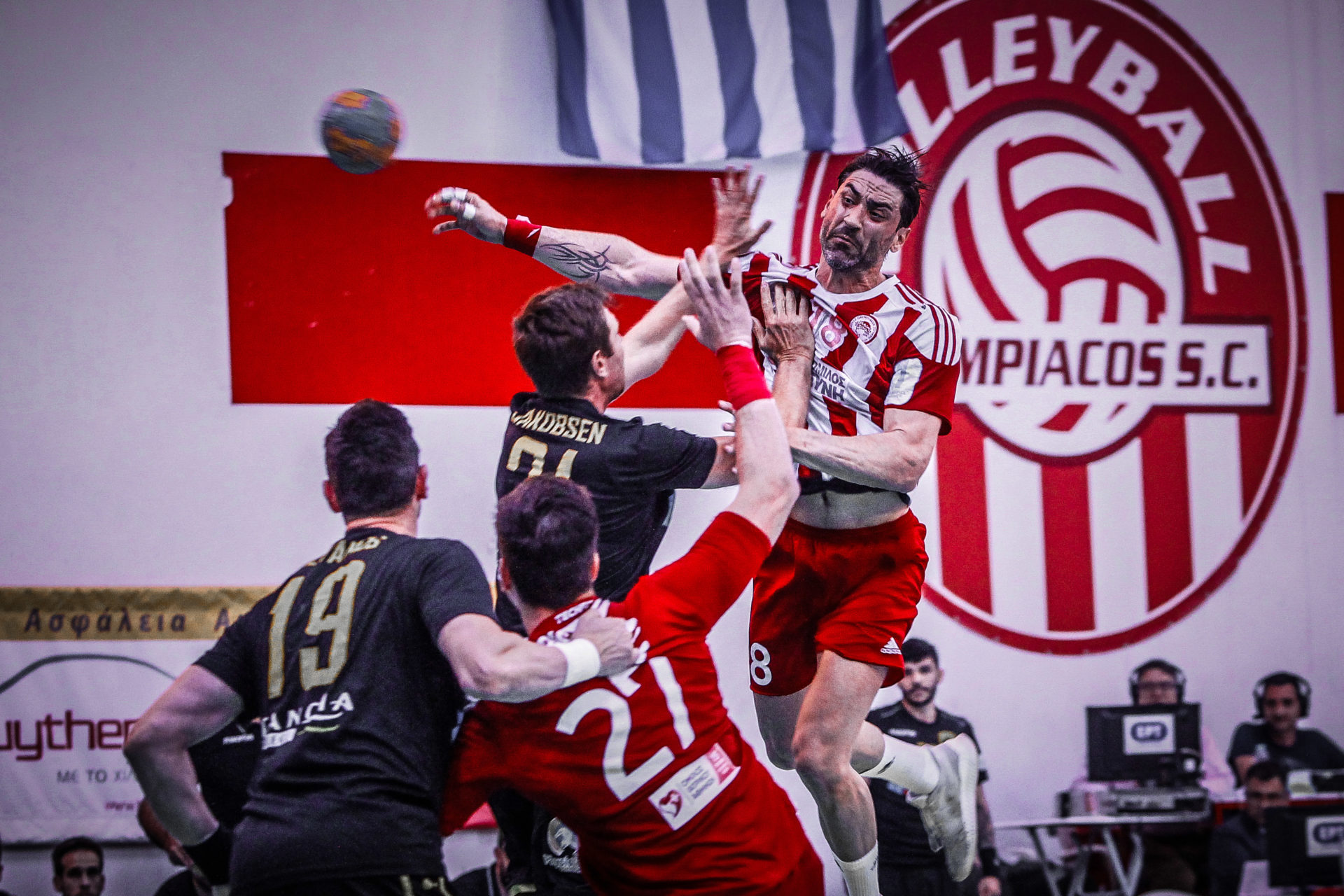 ολυμπιακός αεκ