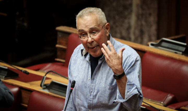 Κώστας Ζουράρις