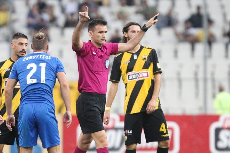 VAR Μανούχος