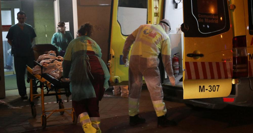 Κορωνοϊός Ισπανία νοσοκομείο ασθενοφόρο