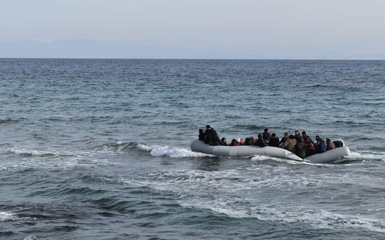 Λέσβος βάρκες πρόσφυγες μετανάστες