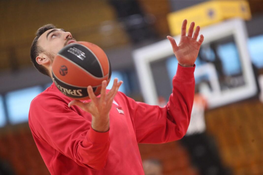 Μιλουτίνοφ