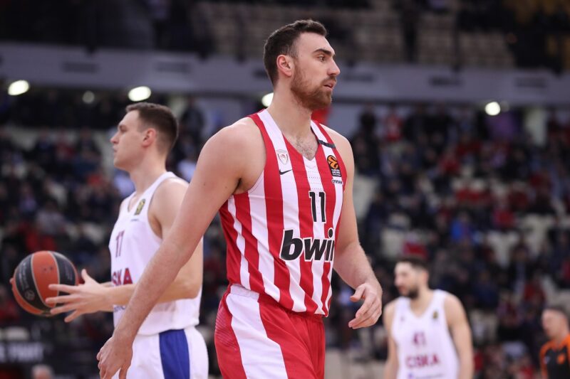 Μιλουτίνοφ