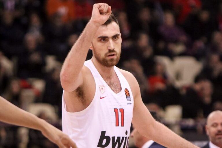 Μιλουτίνοφ