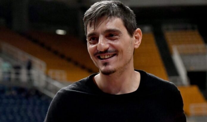 Δημήτρης Γιαννακόπουλος dpg7000