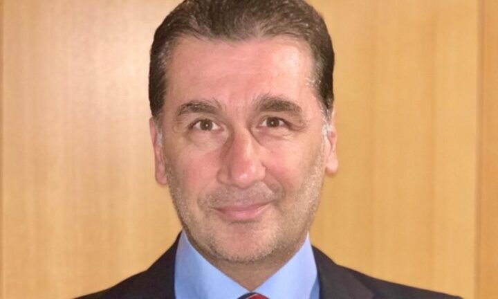 Νίκος Λαγαρίας