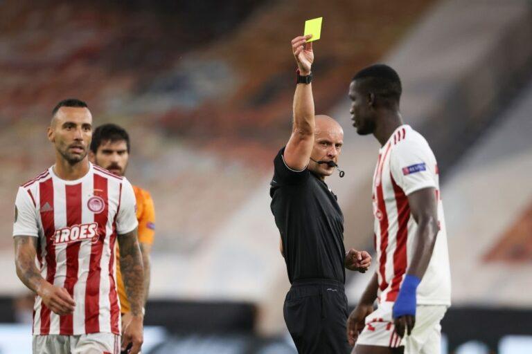 Μαρτσίνιακ Πολωνός διαιτητής Γουλβς Ολυμπιακός (1)