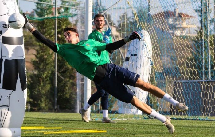 Ψεύτης Μίλαν