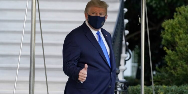 Τραμπ μάσκα κορωνοϊός