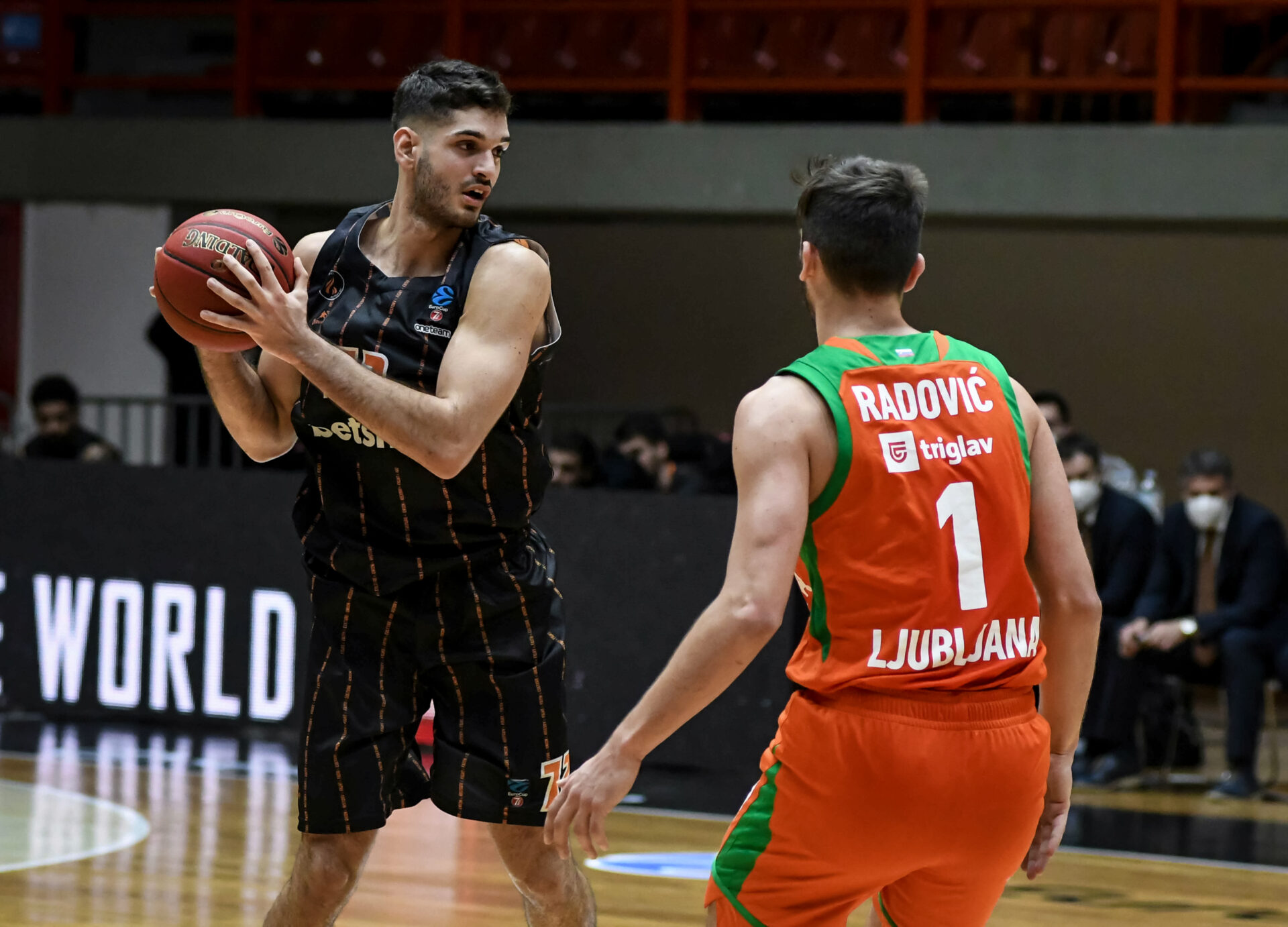 Μαντζούκας