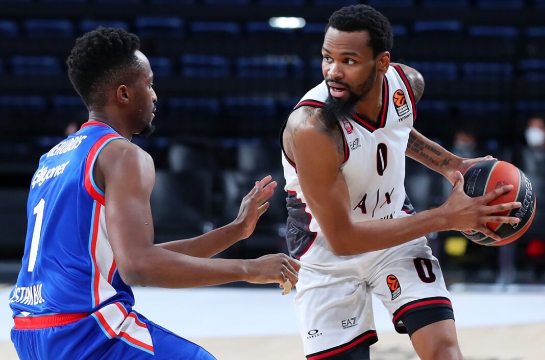 πάντερ Εφές - Αρμάνι