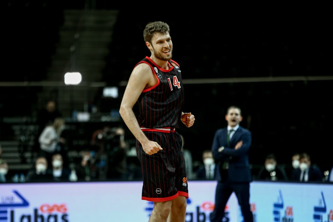 Σάσα Βεζένκοφ