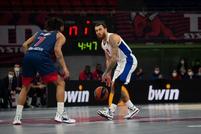 μπασκόνια τσσκα Μάικ Τζέιμς