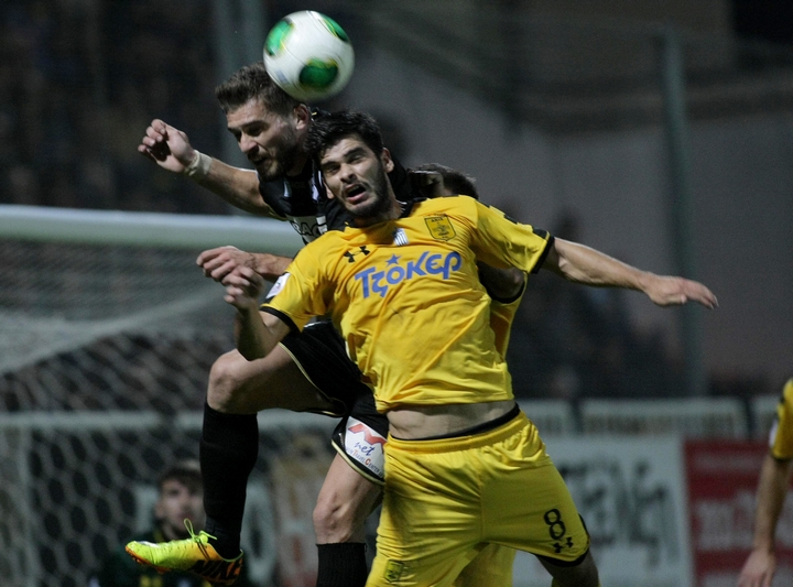 Τριανταφυλλάκος