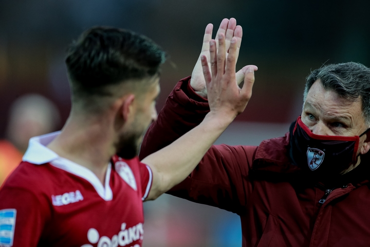 Κούγιας, Πινακάς