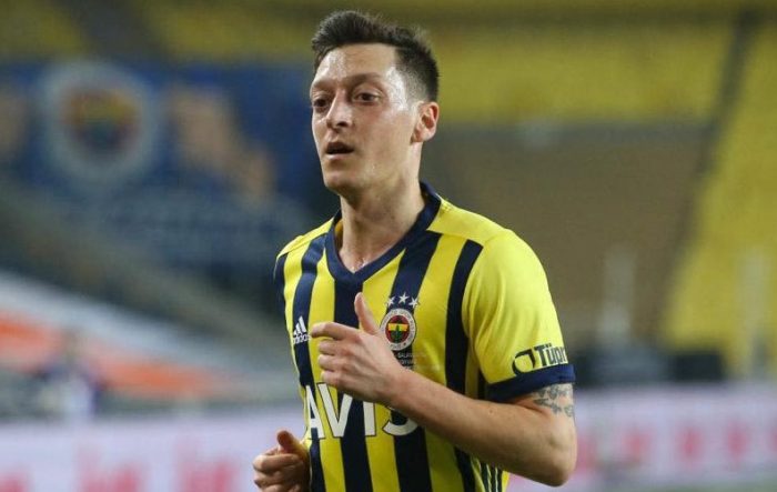 Μεσούτ Οζίλ