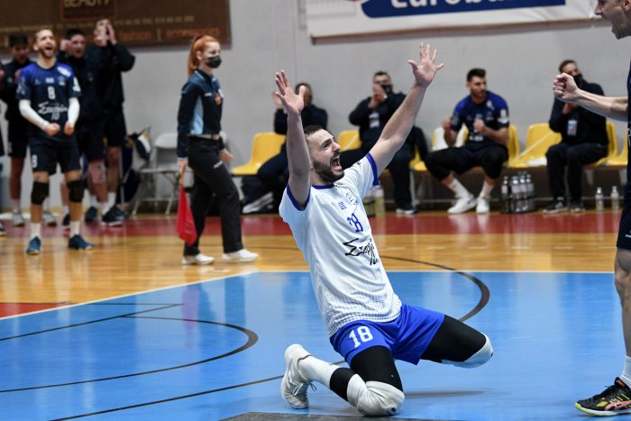 Κοντοστάθης