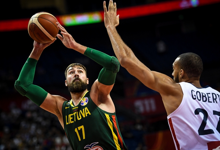 Βαλαντσιούνας