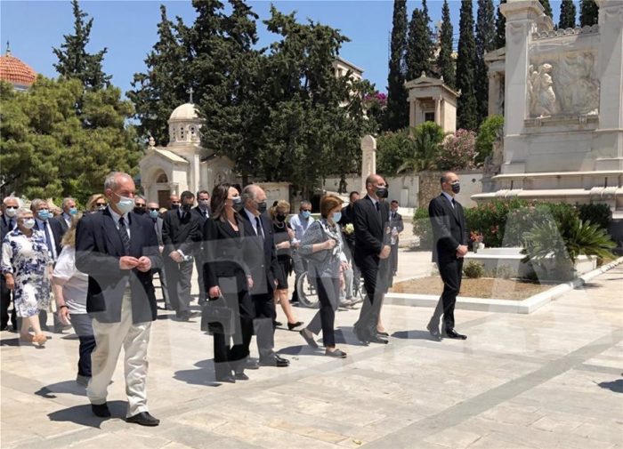 κηδεία κωνσταντίνου αγγελόπουλου