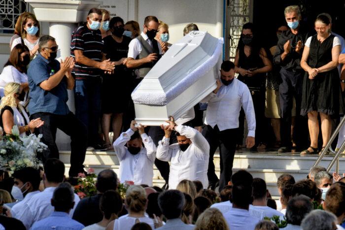 κηδεία γαρυφαλλιάς