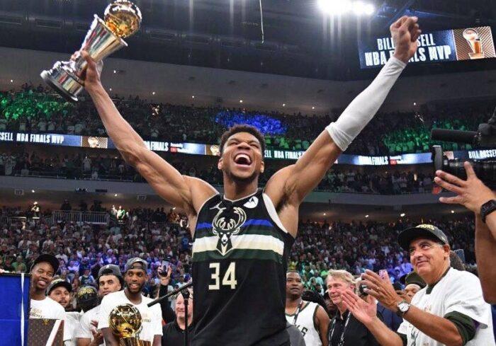 Αντετοκούνμπο LIVE STREAMING ΜΙΛΓΟΥΟΚΙ ΜΠΑΚΣ - ΜΠΡΟΥΚΛΙΝ ΝΕΤΣ