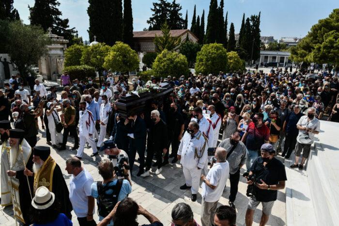 Κηδεία Τόλη Βοσκόπουλου