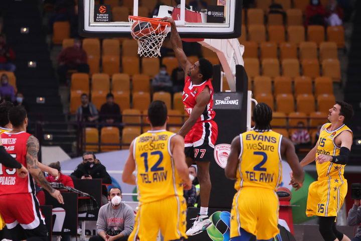 ΜακΚίσικ κάρφωμα Ολυμπιακός Μακάμπι