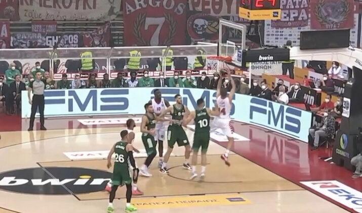 Βεζένκοφ Παπαπέτρου φάουλ