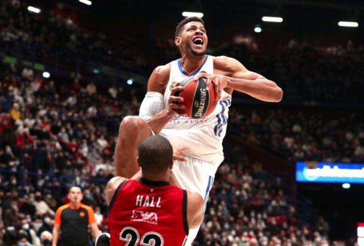 Ταβάρες Αρμάνι Ρεάλ Μαδρίτης