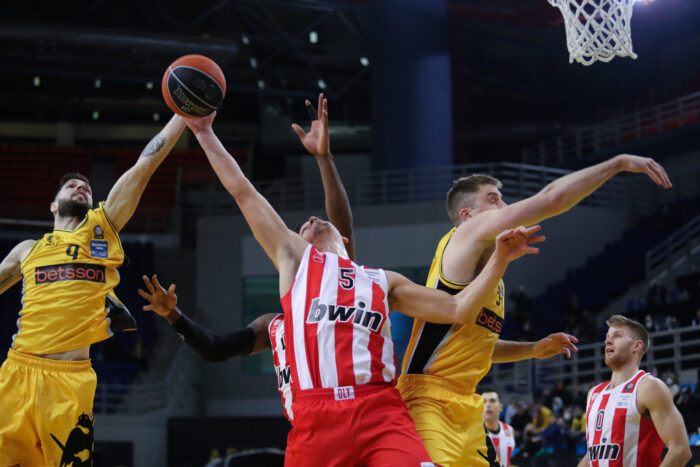 Ολυμπιακός ΑΕΚ