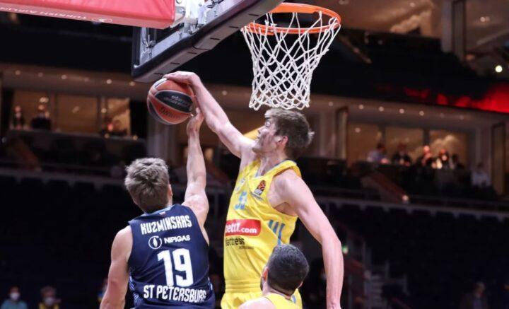 Άλμπα Βερολίνου Ζενίτ Αγίας Πετρούπολης