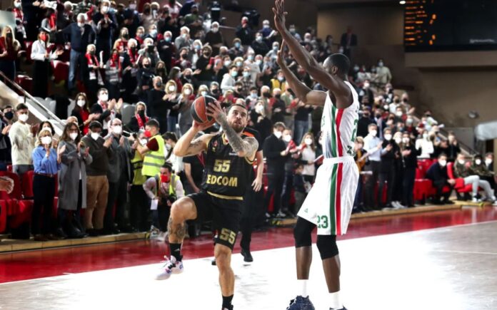 Μάικ Τζέιμς Μονακό Ούνικς Καζάν