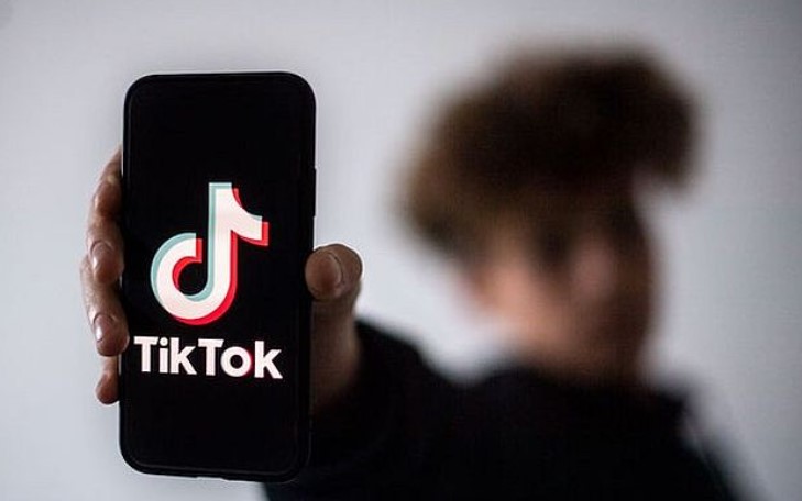 TikTok blackout challenge