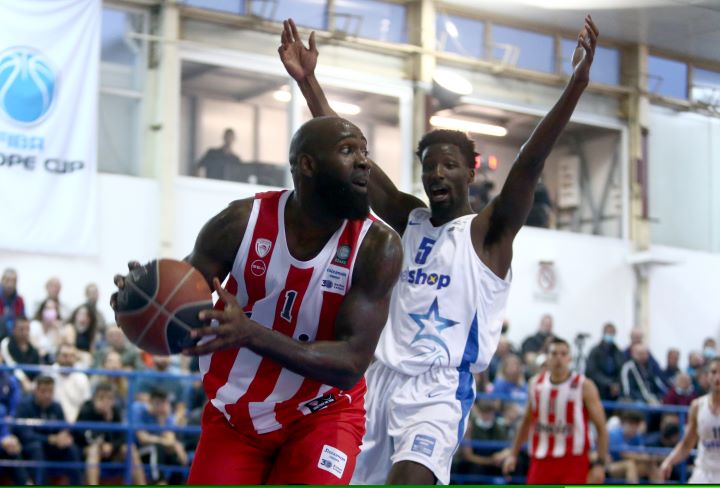 Κουίνσι Έισι Ιωνικός Ολυμπιακός