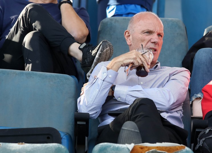 Στιβ Μπένετ