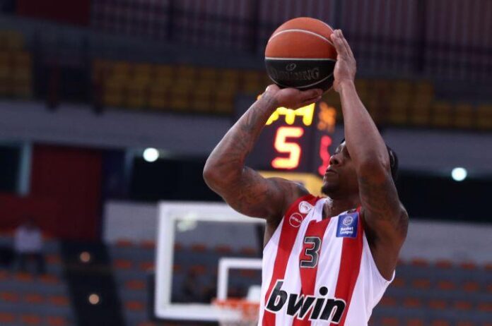 Isiah Canaan Κάνααν ρεκόρ τρίποντα Ολυμπιακός ΑΕΚ 8-11