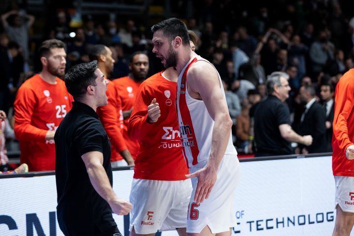 Βίρτους Μπολόνια Ολυμπιακός Παπανικολάου