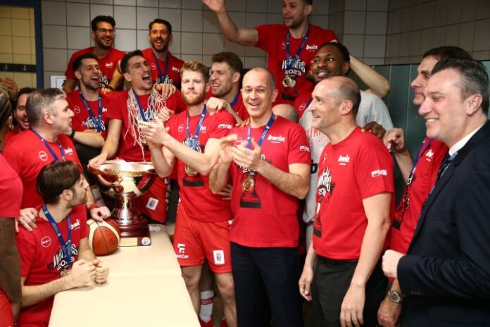 Αγγελόπουλοι αποδυτήρια Ολυμπιακός κυπελλούχος