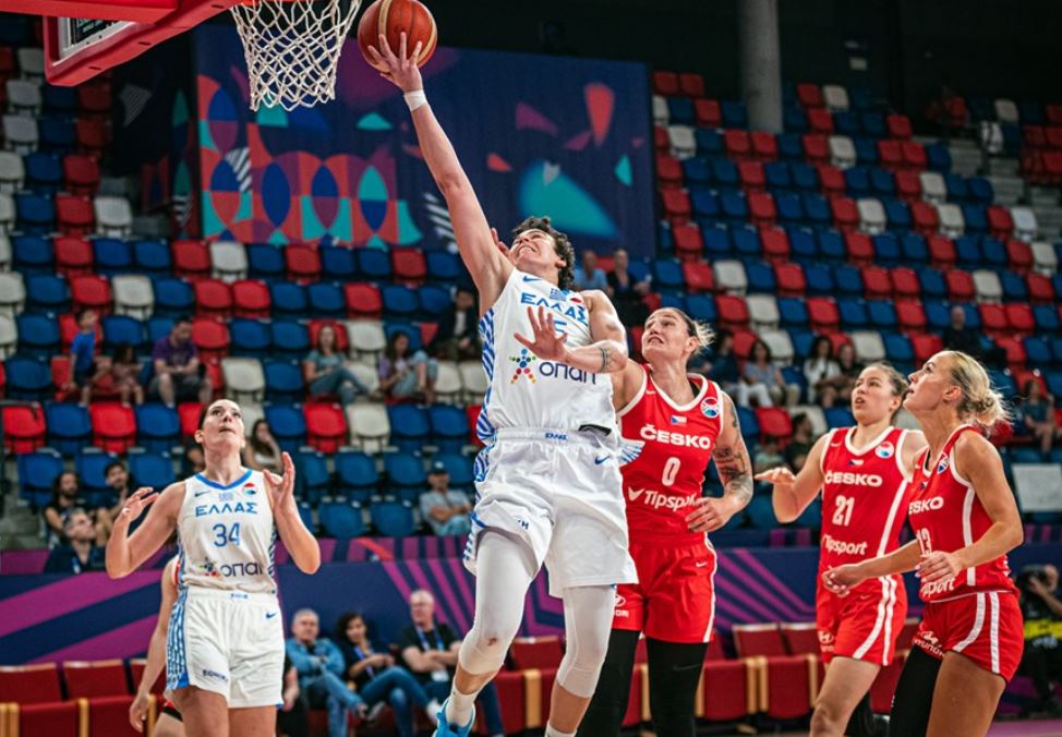 σπανού εθνική γυναικών