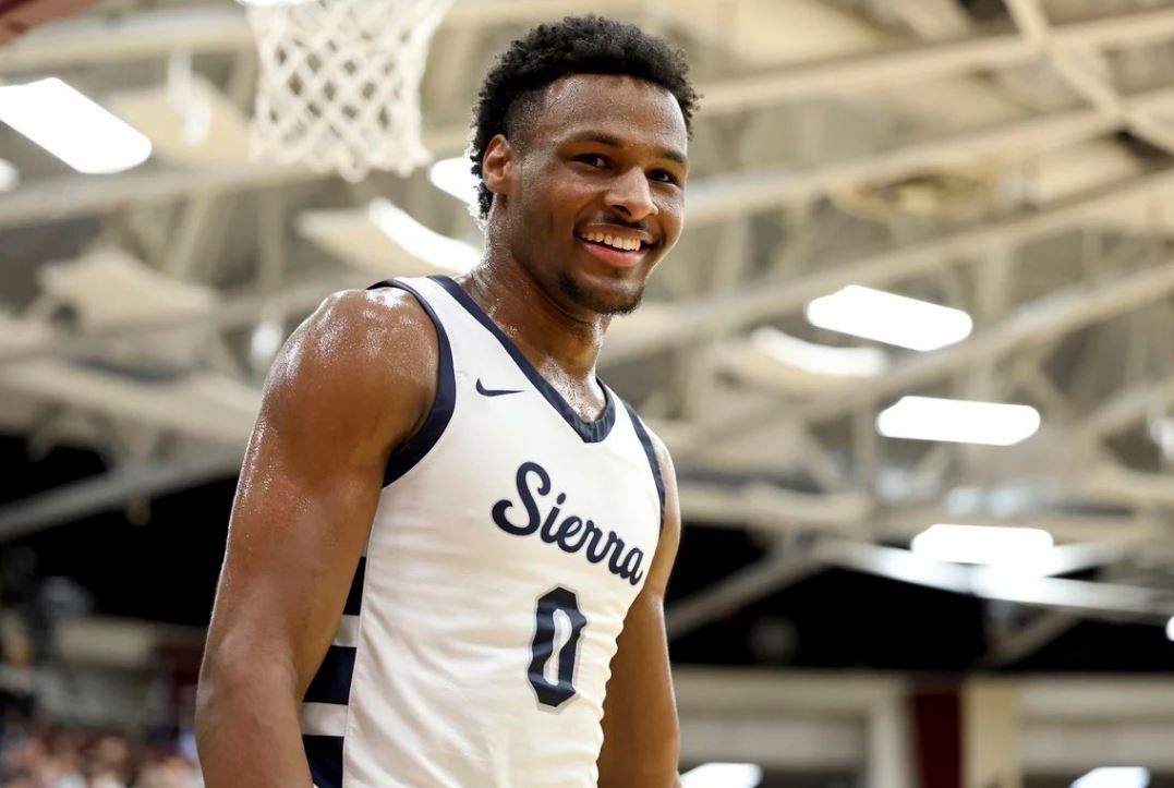 μπρόνι τζέιμς