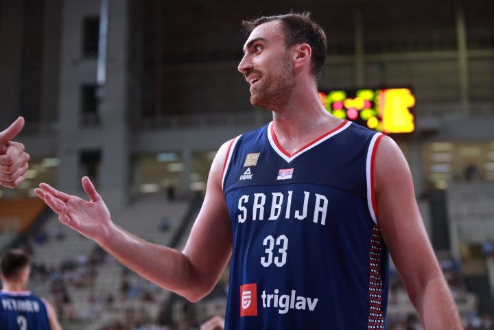 Μιλουτίνοφ