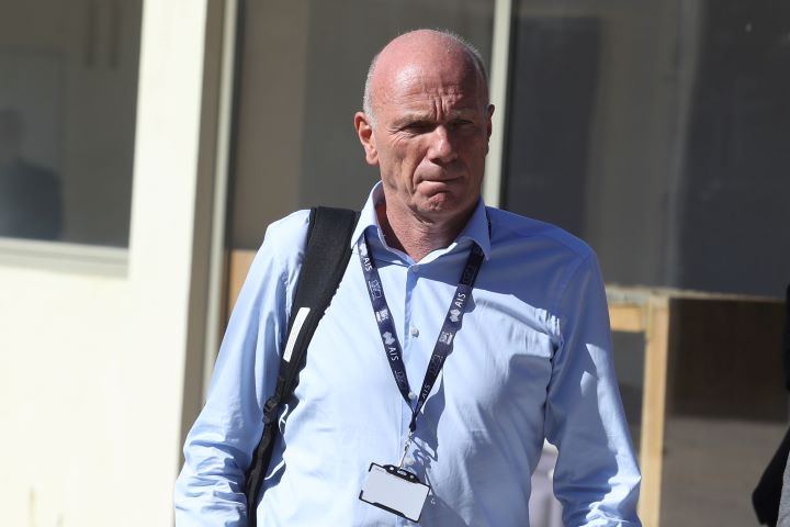 Στίβ Μπένετ